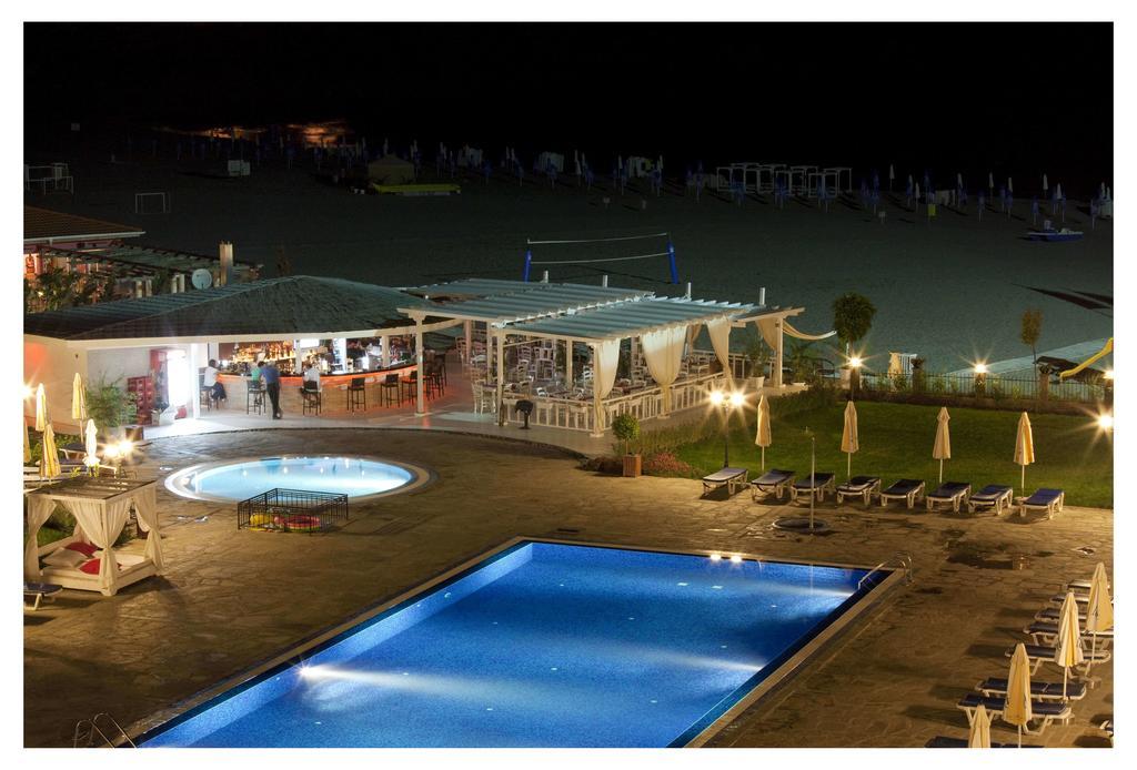 Aparthotel Regina Mare 茨雷沃 外观 照片