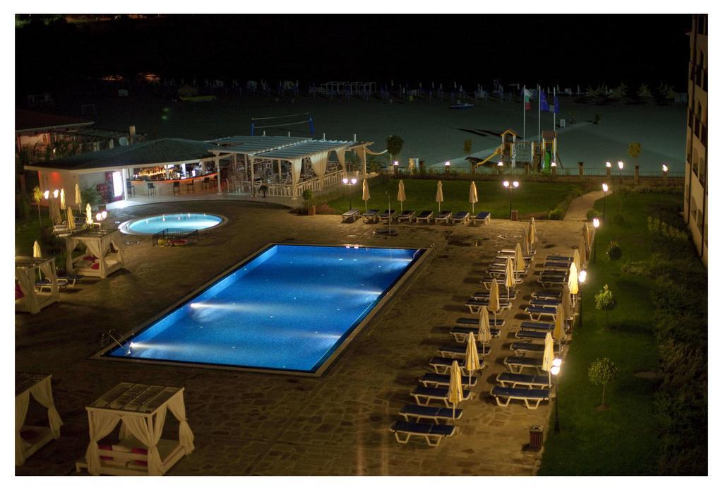 Aparthotel Regina Mare 茨雷沃 外观 照片