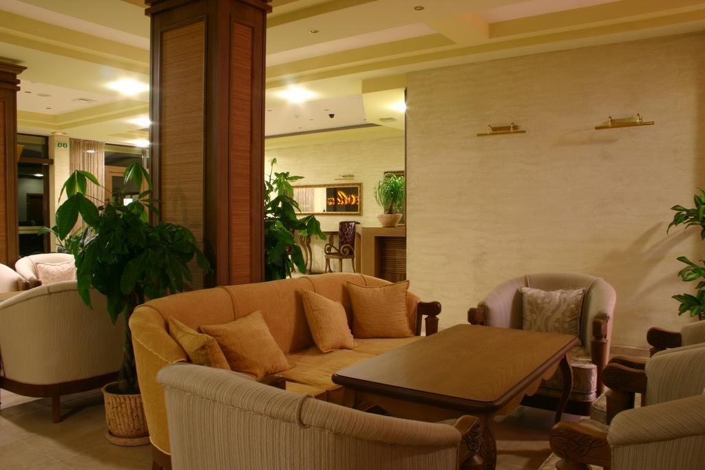 Aparthotel Regina Mare 茨雷沃 外观 照片