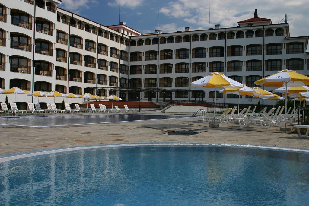 Aparthotel Regina Mare 茨雷沃 外观 照片