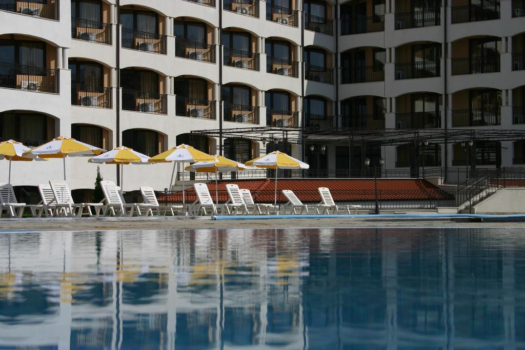 Aparthotel Regina Mare 茨雷沃 外观 照片