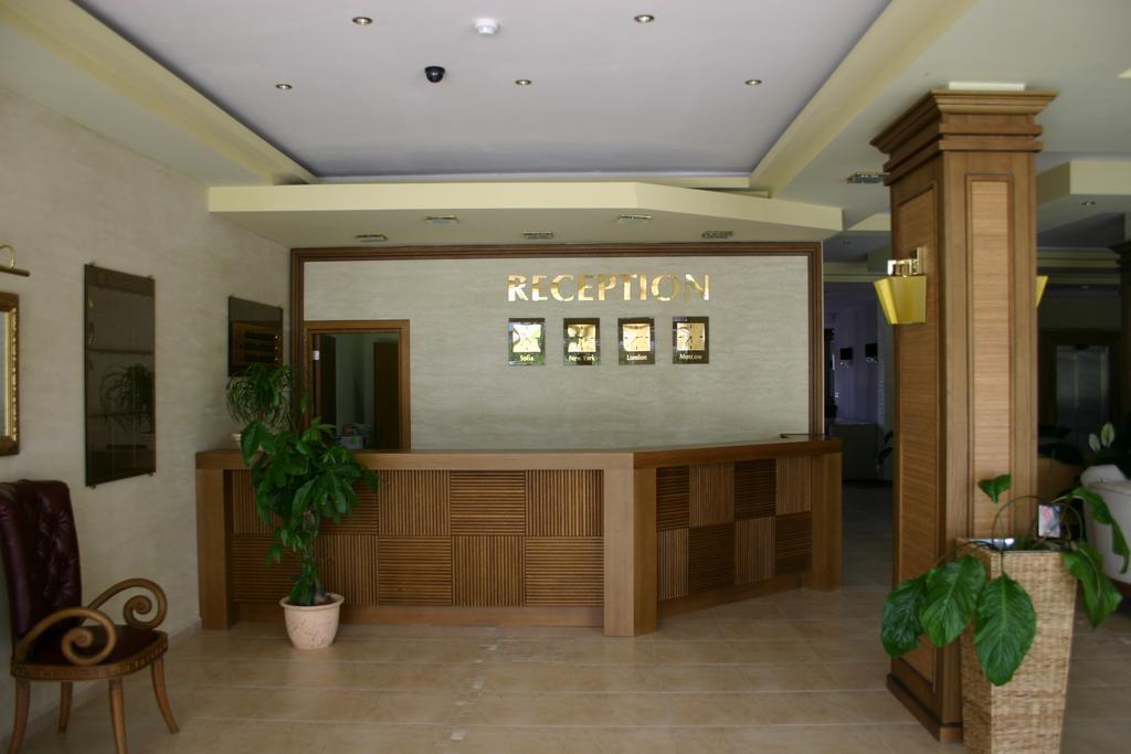 Aparthotel Regina Mare 茨雷沃 外观 照片